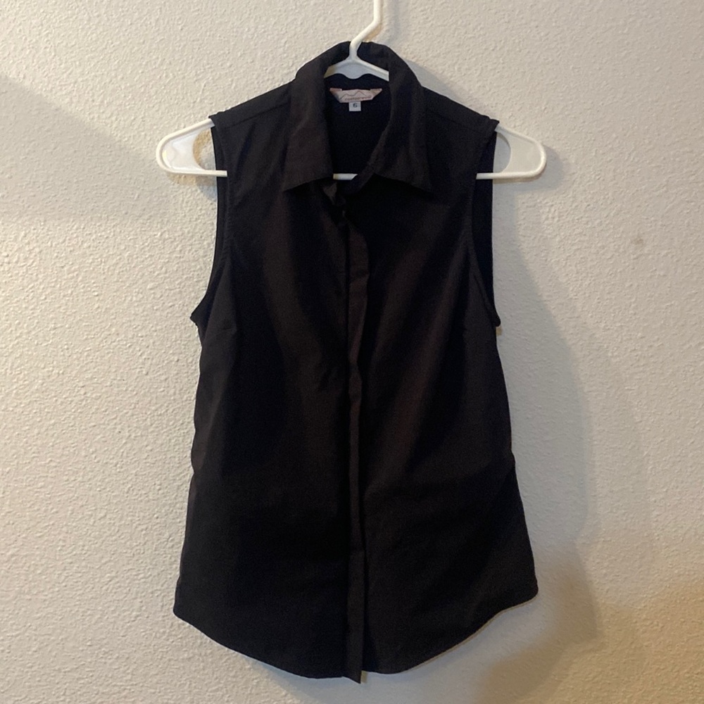 Contourwear vest with zip pocket on the back size 6
